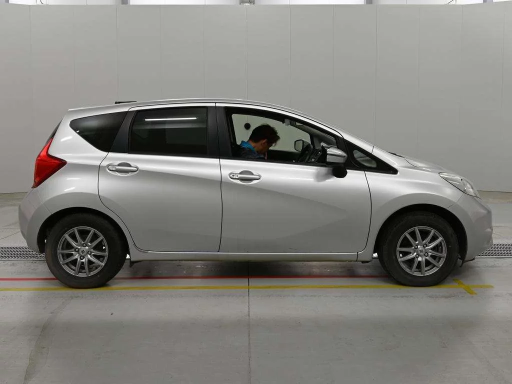 Nissan Note  с аукциона в Японии