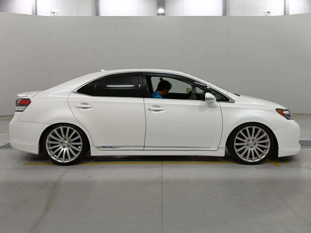 Lexus HS250h  с аукциона в Японии