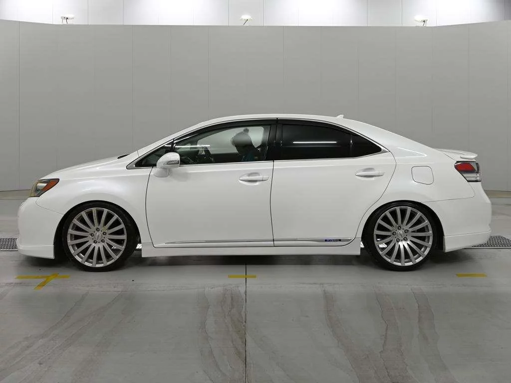 Lexus HS250h  с аукциона в Японии