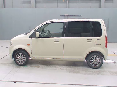 Nissan Otti