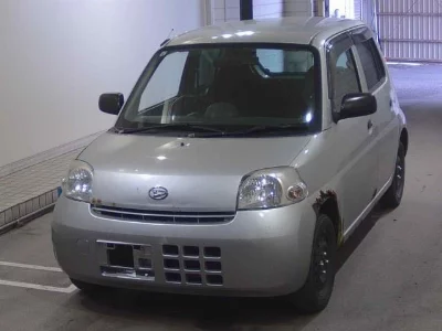 Daihatsu Esse