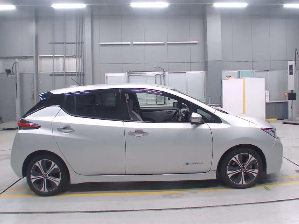 Nissan Leaf  с аукциона в Японии