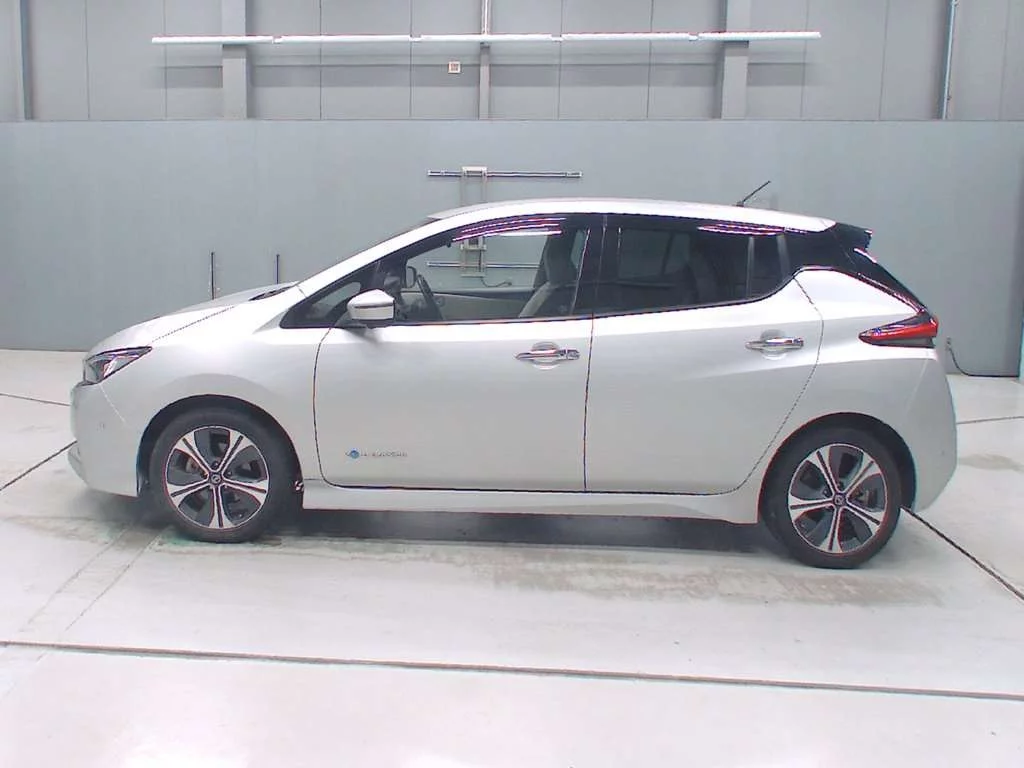 Nissan Leaf  с аукциона в Японии
