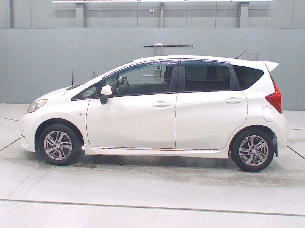 Nissan Note  с аукциона в Японии