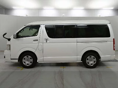 TOYOTA HIACE WAGON