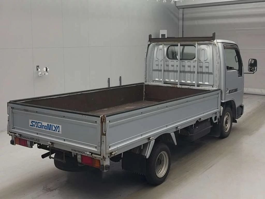 Nissan Atlas  с аукциона в Японии