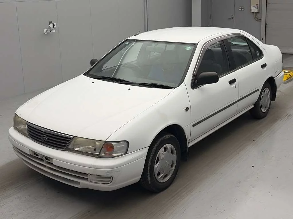 Nissan Sunny  с аукциона в Японии