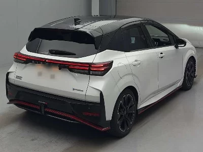 Nissan Aura
