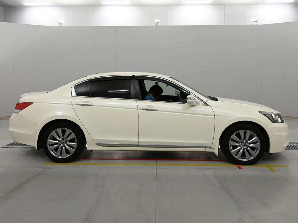 Honda Inspire  с аукциона в Японии
