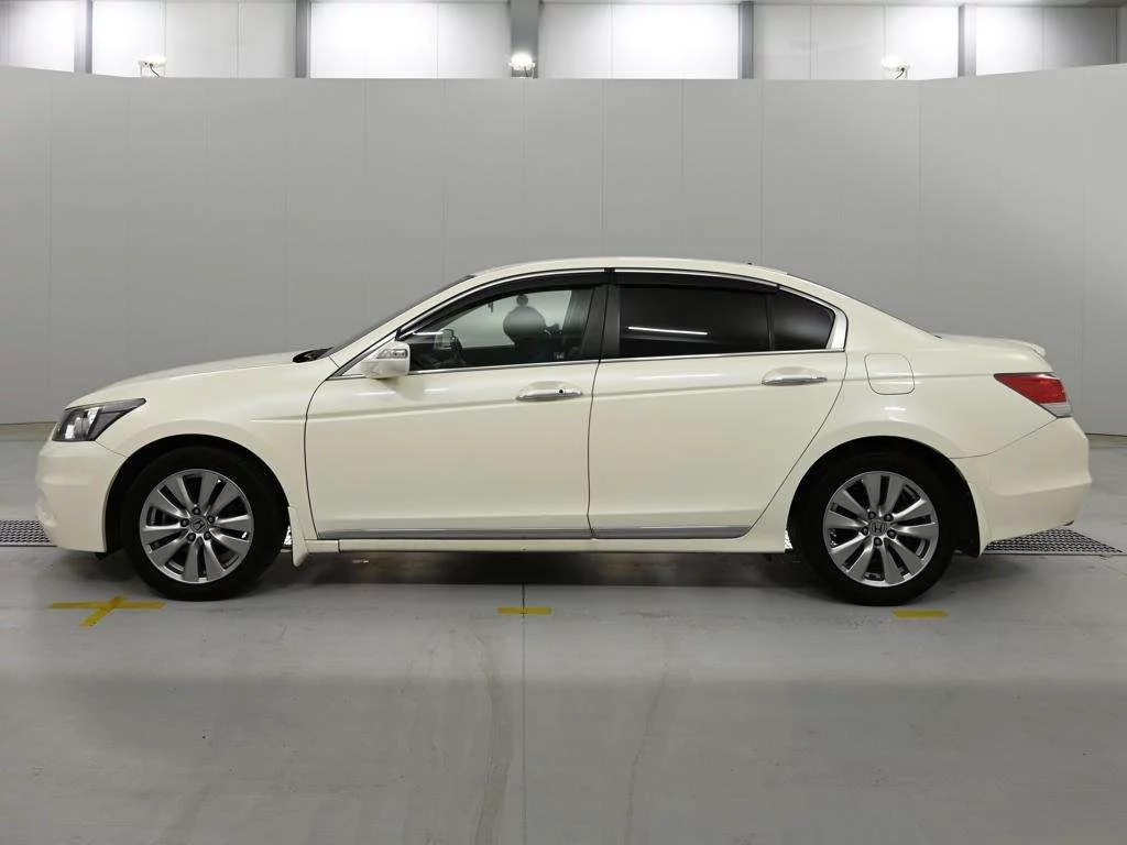 Honda Inspire  с аукциона в Японии