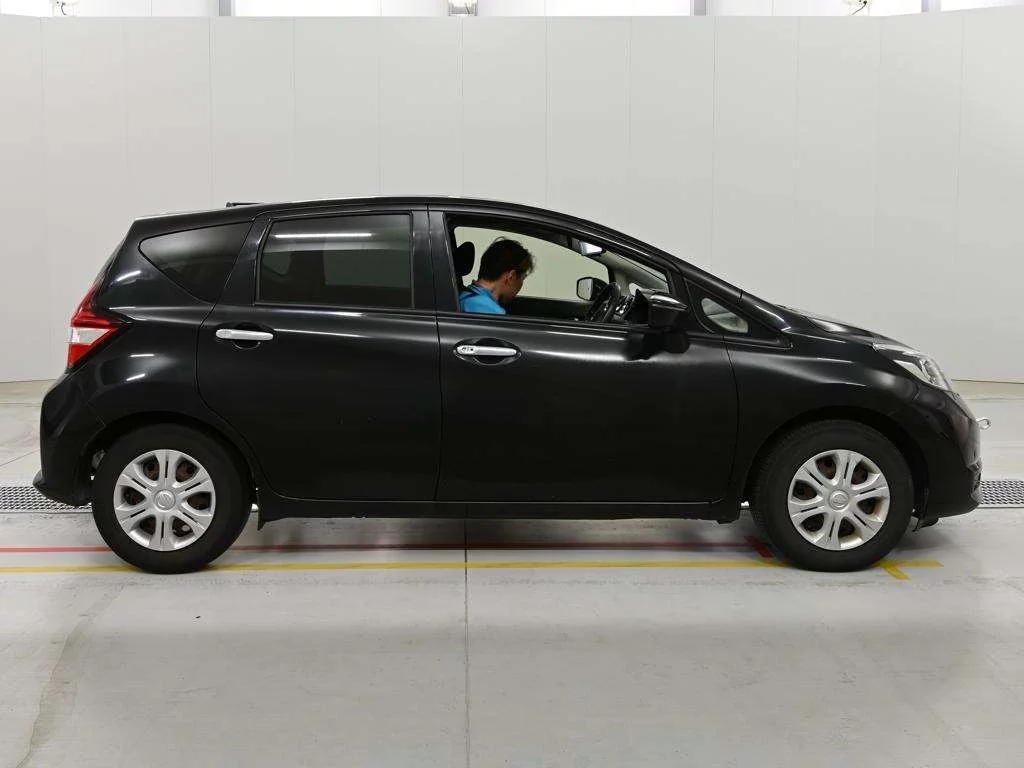 Nissan Note  с аукциона в Японии
