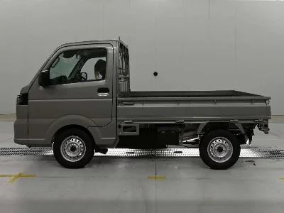 Nissan NT100 Clipper
