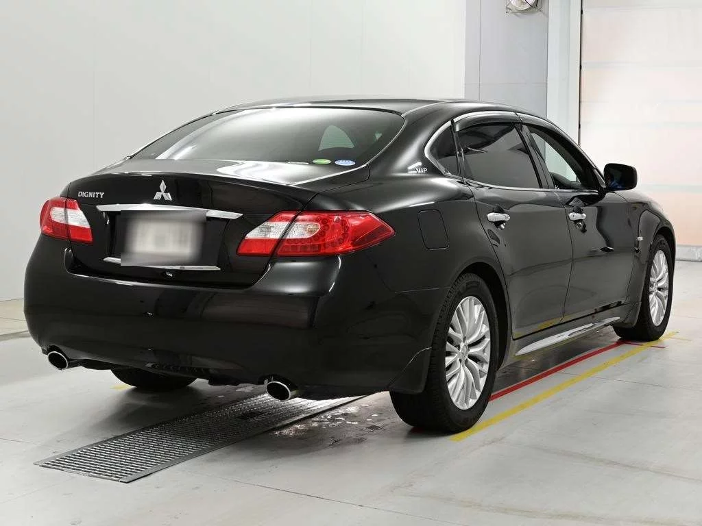 Mitsubishi Dignity  с аукциона в Японии