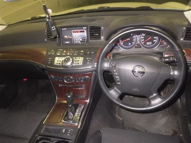 Nissan Fuga  с аукциона в Японии