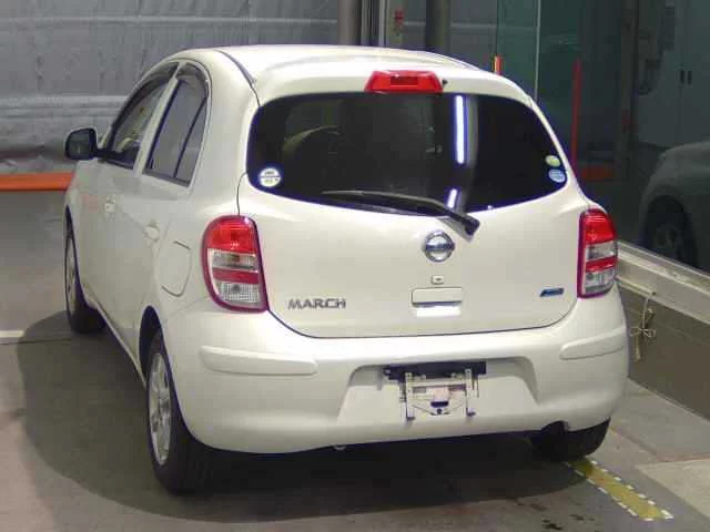 Nissan March  с аукциона в Японии