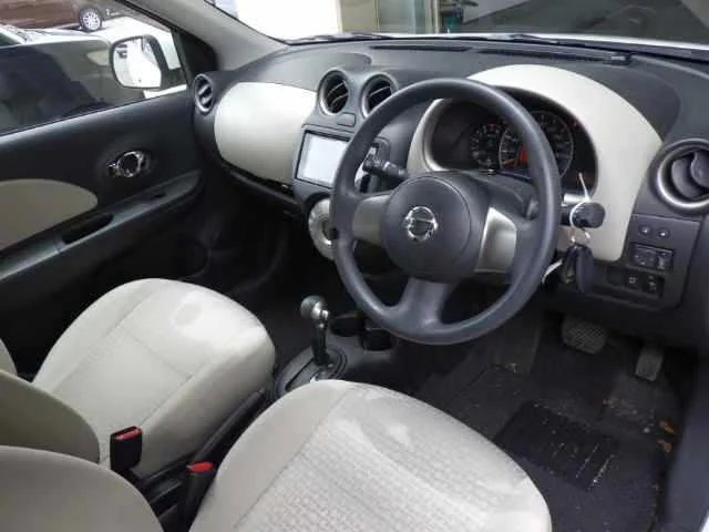 Nissan March  с аукциона в Японии