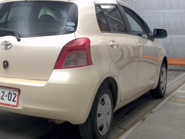 Toyota Vitz  с аукциона в Японии