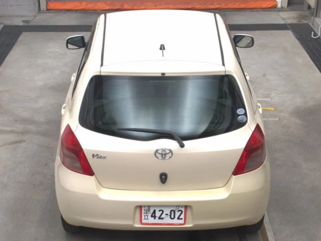 Toyota Vitz  с аукциона в Японии