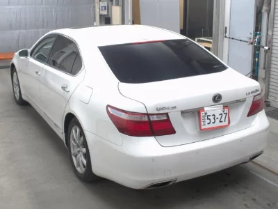 Lexus LS600hL