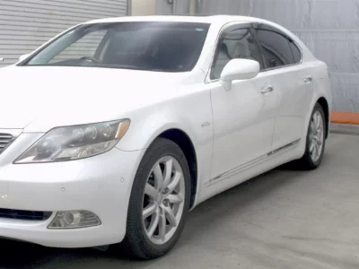 Lexus LS600hL
