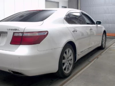 Lexus LS600hL