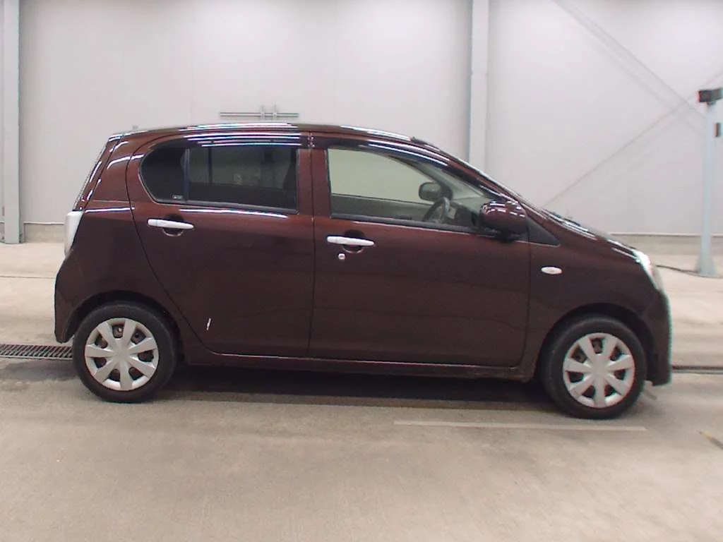 Daihatsu Mira e:S  с аукциона в Японии