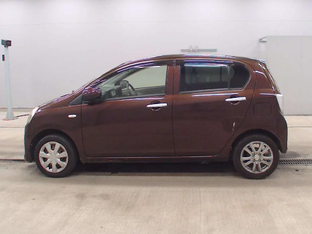 Daihatsu Mira e:S  с аукциона в Японии