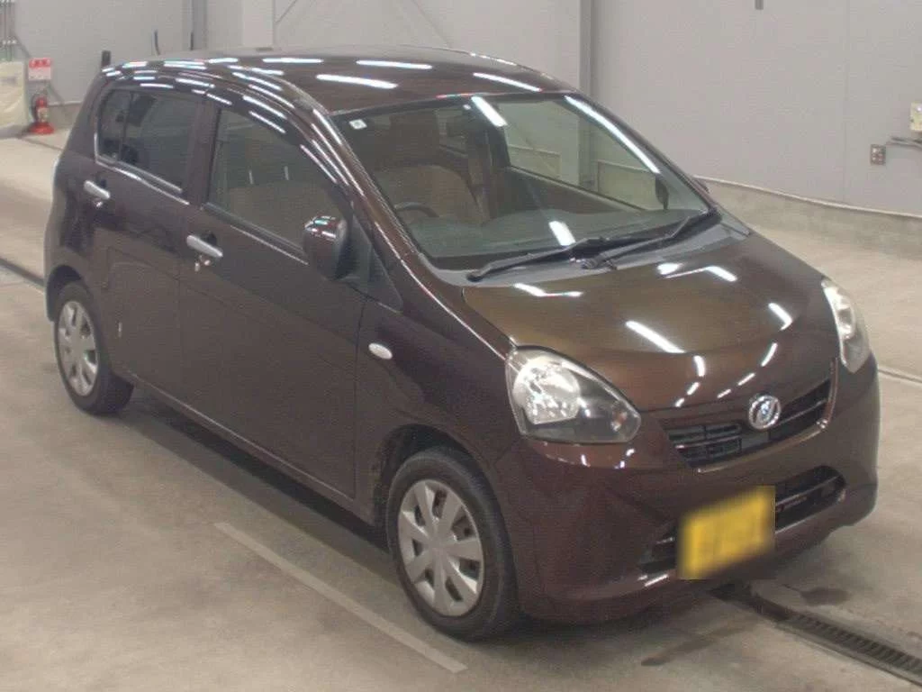Daihatsu Mira e:S  с аукциона в Японии