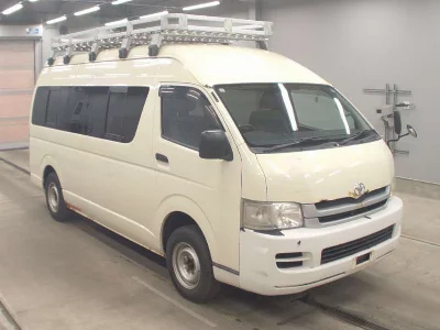 Toyota HiAce Commuter
