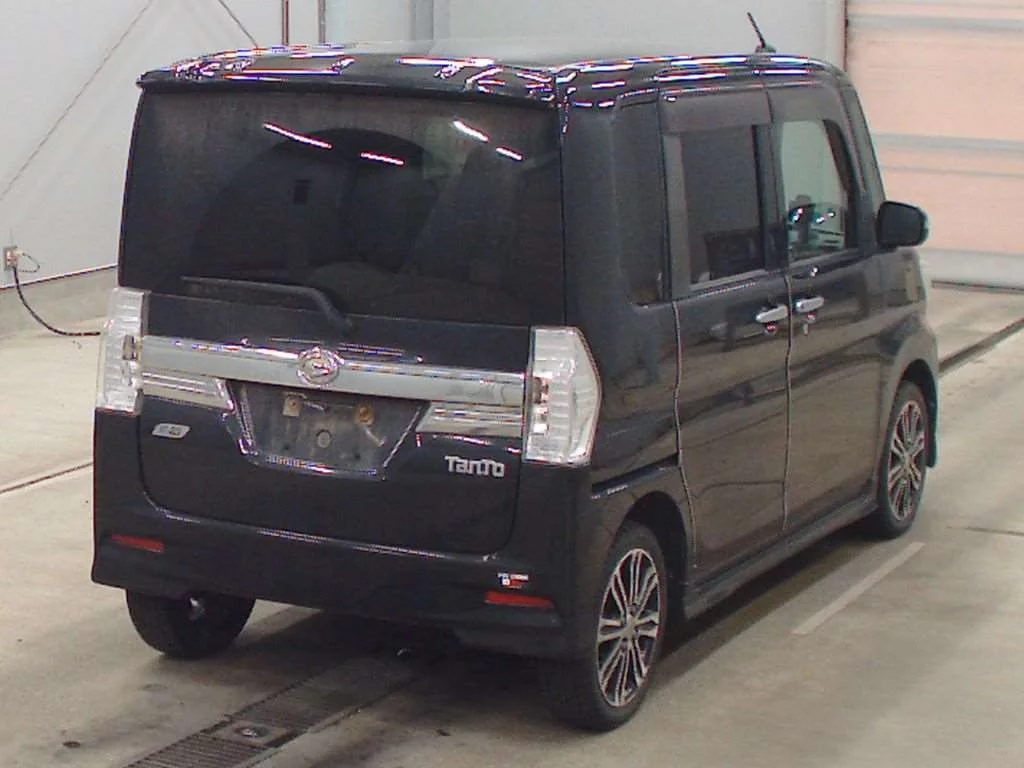Daihatsu Tanto  с аукциона в Японии