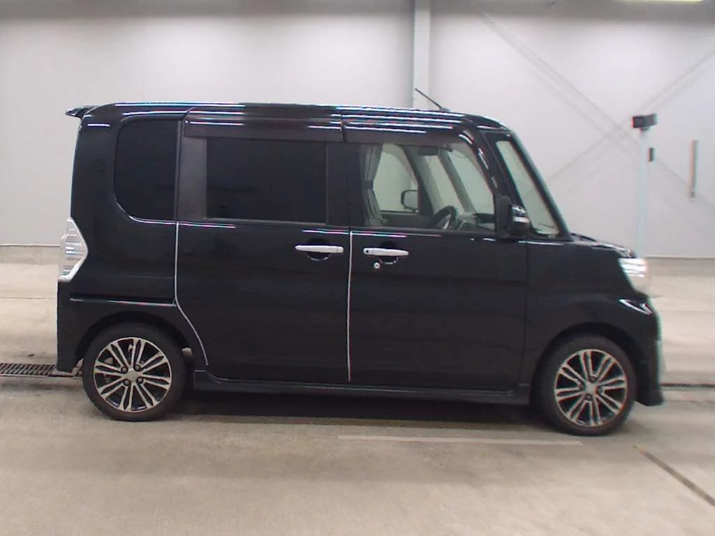 Daihatsu Tanto  с аукциона в Японии