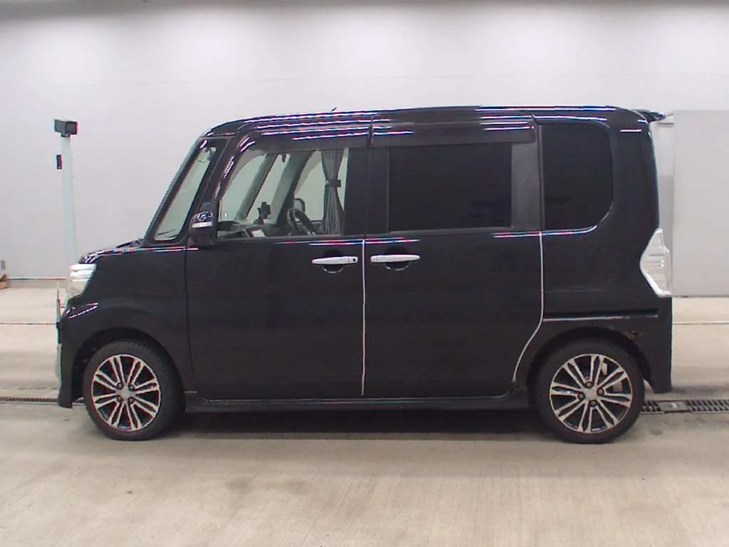 Daihatsu Tanto  с аукциона в Японии