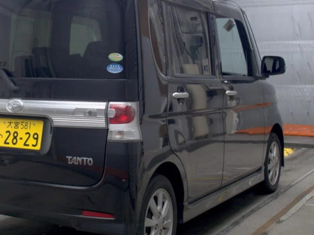 Daihatsu Tanto  с аукциона в Японии