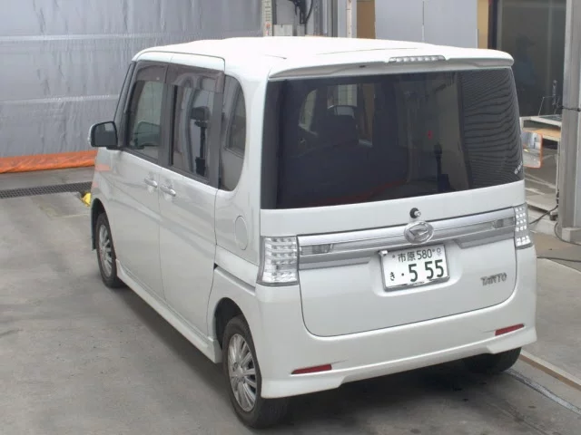 Daihatsu Tanto  с аукциона в Японии