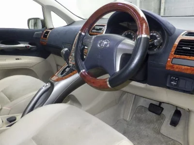 TOYOTA BLADE