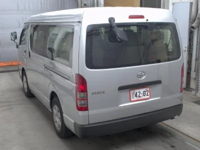 TOYOTA HIACE WAGON