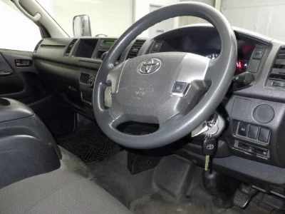 TOYOTA HIACE WAGON