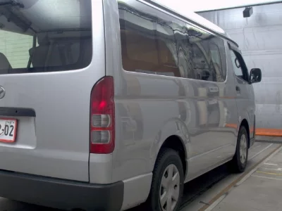 TOYOTA HIACE WAGON