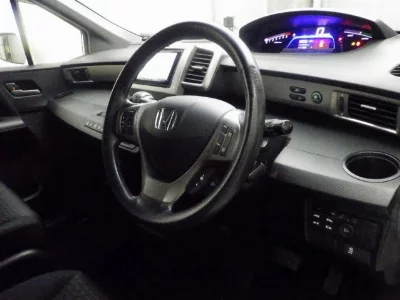 HONDA FREED SPIKE