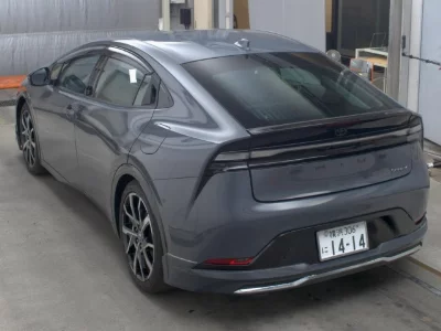 TOYOTA PRIUS