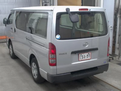 TOYOTA HIACE VAN