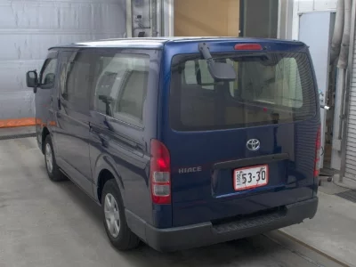 TOYOTA HIACE VAN