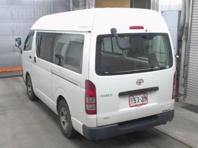 Toyota HiAce Van