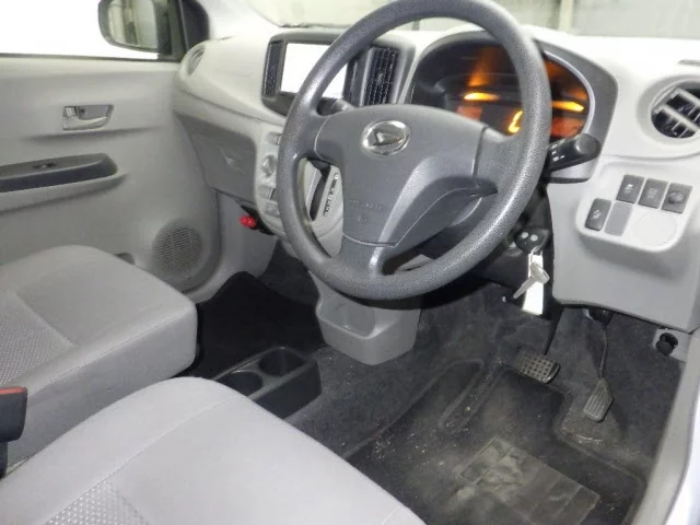 Daihatsu Mira e:S  с аукциона в Японии