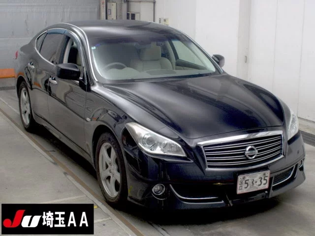 Nissan Fuga  с аукциона в Японии