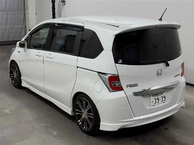 HONDA FREED HYBRID