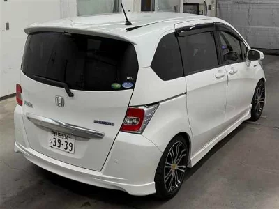 HONDA FREED HYBRID