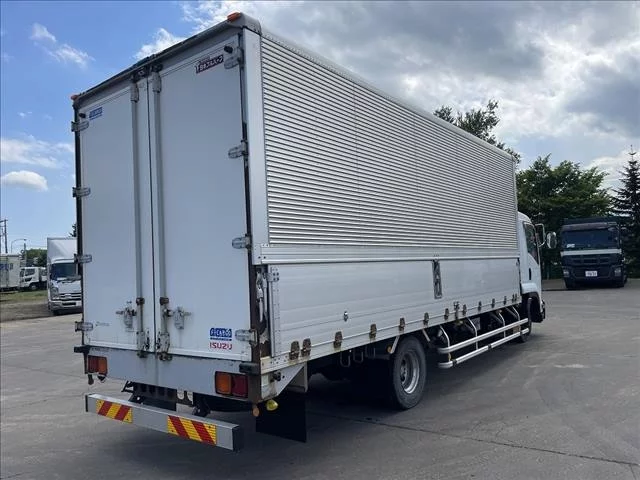 Isuzu Forward  с аукциона в Японии