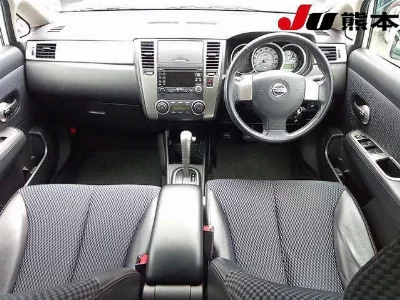 NISSAN TIIDA