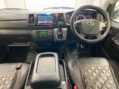 TOYOTA HIACE VAN